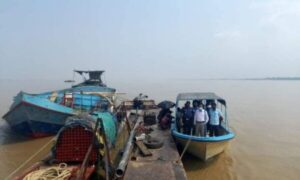 পদ্মা নদীর গোয়ালন্দ থেকে পাকশী পর্যন্ত বালু উত্তোলন বন্ধে হাইকোর্টের নির্দেশ