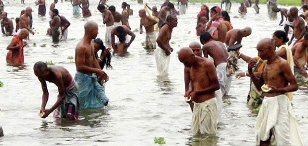 টাঙ্গন নদীতে পুণ্যার্থীর ঢল