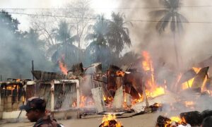 থানচিতে পুড়ে গেলো ৫২ দোকান