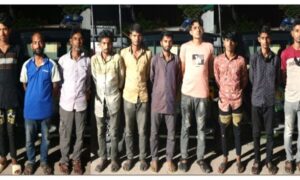 আশুলিয়ায় অস্ত্রসহ ১০ ডাকাত আটক