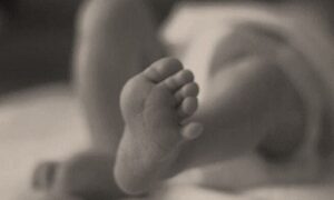 মানবতা নীরবঃ বুয়েটের ডাস্টবিনে নবজাতকের মরদেহ