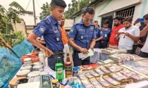 সাভারে গার্মেন্টস ফ্যাক্টরীর অন্তরালে জাল নোট তৈরির কারখানা