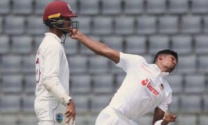 চন্দরপল-ম্যাকেঞ্জির দারুন ব্যাটিং হতাশ বাংলাদেশ