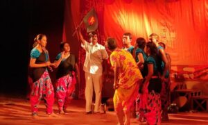 দিনাজপুর নাট্য সমিতির ১১০তম প্রতিষ্ঠা বার্ষিকীতে নাটক “বীরবান্টা” মঞ্চস্থ