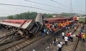 ভারতে ট্রেন দুর্ঘটনায় এখন পর্যন্ত নিহত ২৩৩