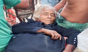 ডুমুরিয়ায় বাসের চাকায় পিষ্ট হয়ে বৃদ্ধা নিহত