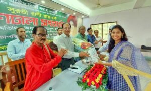 লালমনিরহাটের মেয়ে সুরভীকে সংবর্ধনা প্রদান