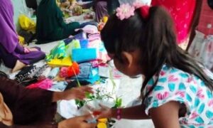 নারীদের সপ্তাহিক হাট