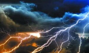 দাকোপে পৃথক বজ্রপাতে নিহত-২, আহত-৪