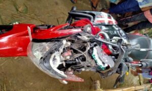 মাদক বহনকারী মোটরসাইকেল আরোহী  ট্রাকের ধাক্কায় নিহত