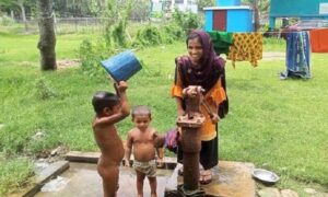 দাকোপ উপজেলায় প্রচন্ড তাপদাহ ও লোডশেডিংয়ে জনজীবন অতিষ্ঠ