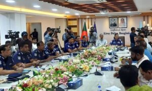 কার্গো জাহাজের কারণে ফতুল্লায় লঞ্চ চলাচলে বিঘ্ন