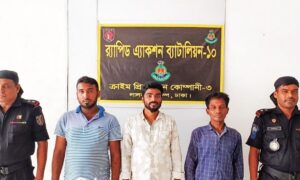 শ্যামপুরে ক্রেডিট কার্ড প্রতারক চক্রের মূলহোতাসহ আটক-৩