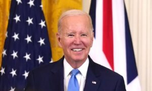 বাইডেনের দাঁতে ব্যাথা, হবে রুট ক্যানাল