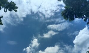 আজ তাপমাত্রা সামান্য কমতে পারে