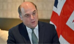 পদত্যাগ করছেন ব্রিটিশ প্রতিরক্ষামন্ত্রী