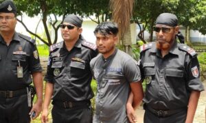 বগুড়ায় মুদি দোকানীকে হত্যার ঘটনায় পলাতক আসামি গ্রেপ্তার