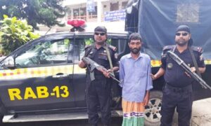 ঠাকুরগাঁওয়ে নিজ কন্যাকে ধর্ষণ মামলার আসামী ধর্ষক পিতা ঢাকা থেকে গ্রেফতার