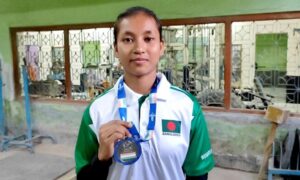 রৌপ্য পদক প্রাপ্ত সুমনা রায়কে মডার্ণ বডি বিল্ডিং ক্লাবের সংবর্ধনা