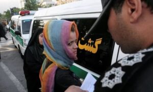 ফের হিজাব টহল শুরু ইরানি পুলিশের