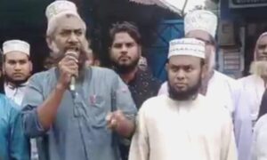 সুইডেনে কোরআন পোড়ানোর প্রতিবাদে লালমনিরহাটে তৌহীদি জনতার বিক্ষোভ