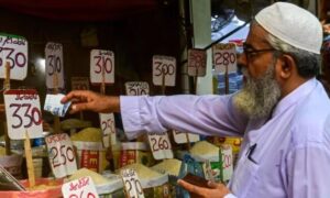 পাকিস্তানে ৩শ কোটি ডলার অনুমোদন দিয়েছে আইএমএফ