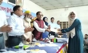 পাটগ্রামে আকলিমা খাতুন কল্যাণ ট্রাস্ট কর্তৃক মেধাবী শিক্ষার্থীদের মাঝে বৃত্তি প্রদান