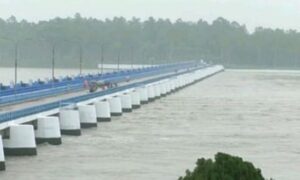 তিস্তার পানি বিপদসীমার উপর: বন্যার আতংকে এলাকাবাসী