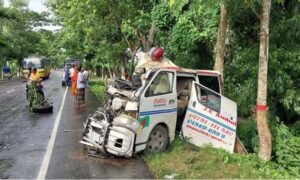 গোপালগঞ্জে ট্রাক ও অ্যাম্বুলেন্সের সংঘর্ষে ৪ ব্যক্তি নিহত : আহত-৩
