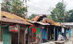 লালমনিরহাট আলোরূপায় অগ্নিকাণ্ডে ক্ষতিগ্রস্থদের সহযোগিতার আশ্বাস: ফায়ার সার্ভিসের তদন্ত কমিটি গঠন