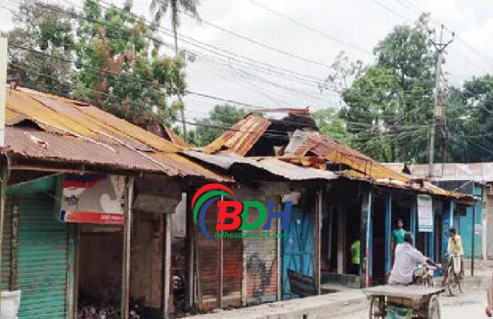 লালমনিরহাট আলোরূপায় অগ্নিকাণ্ডে ক্ষতিগ্রস্থদের সহযোগিতার আশ্বাস: ফায়ার সার্ভিসের  তদন্ত কমিটি গঠন