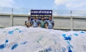 চাঁদপুরে যাত্রীবাহী লঞ্চে ২৫ লাখ ৫০ হাজার মিটার কারেন্ট জাল জব্দ