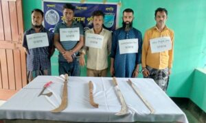 বোয়ালমারীতে ডাকাতির প্রস্তুতিকালে অস্ত্রসহ ৫ ডাকাত গ্রেপ্তার