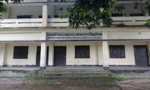 লালমনিরহাটে স্কুল ম্যানেজিং কমিটি নিয়ে মামলা, বাদী জানেনা তিনি অভিযোগকারী