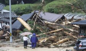 ঘূর্ণিঝড় ‘ল্যান’ এর আঘাতে ভয়াবহ দুর্যোগ জাপানে