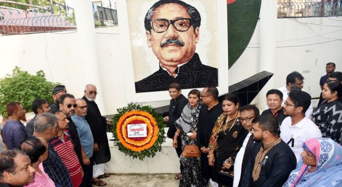 খুলনায় জাতির পিতা বঙ্গবন্ধু’র শাহাদাত বার্ষিকী ও জাতীয় শোক দিবস পালিত