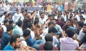 খুলনা মেডিকেলে দুই পক্ষের পাল্টাপাল্টি কর্মসূচি, উত্তেজনা চড়মে