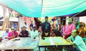 লোহাগড়ায় নিহত কৃষক পরিবারের পাশে দাঁড়ালেন- এ এম আবদুল্লাহ