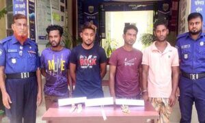 নন্দীগ্রামে ডাকাতির প্রস্তুতিকালে দেশীয় অস্ত্রসহ আটক ৪