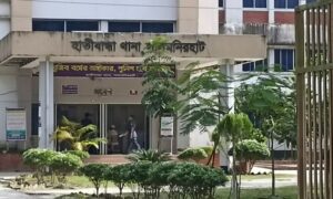 লালমনিরহাটে বাবাকে মারধর করে মেয়েকে অপহরণ