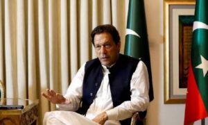 ইমরান খানকে নির্বাচনে অযোগ্য ঘোষণা