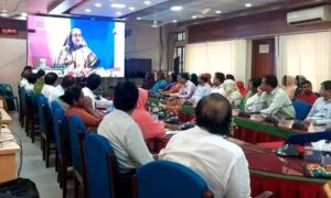 লালমনিরহাটে বঙ্গমাতার ৯৩তম জন্মবার্ষিকীতে সেলাই মেশিন বিতরণ