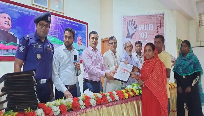 হাতীবান্ধায় ৫৭টি গৃহহীন পরিবার পেল বসত বাড়ি