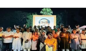 ময়মনসিংহে আগষ্টের প্রথম প্রহরে জাতির জনকের প্রতিকৃতিতে শ্রদ্বা নিবেদন