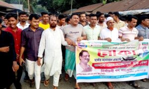 বেলকুচিতে স্থানীয়দের উদ্যোগে নৌকা প্রত্যাশি মেয়রের পক্ষে গণসংযোগ