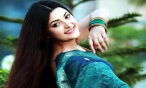 পরীমনিকে আইনি নোটিশ!