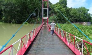 ডুবে গেছে সিম্বল অব রাঙামাটি খ্যাত ঝুলন্ত সেতু