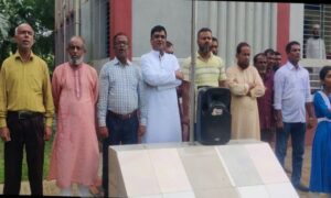 নেত্রকোনায় শিক্ষক-শিক্ষার্থীদের সাথে  আওয়ামী লীগ নেতার মতবিনিময়