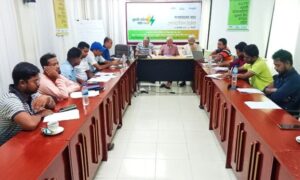 নবায়নযোগ্য জ্বালানী নীতি বাস্তবায়নে সাংবাদিকদের সঙ্গে গোল টেবিল বৈঠক