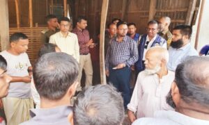 ফরিদপুরে পেঁয়াজের হাটে প্রশাসন ও ভোক্তা অধিদপ্তরের যৌথ অভিযান, জরিমানা